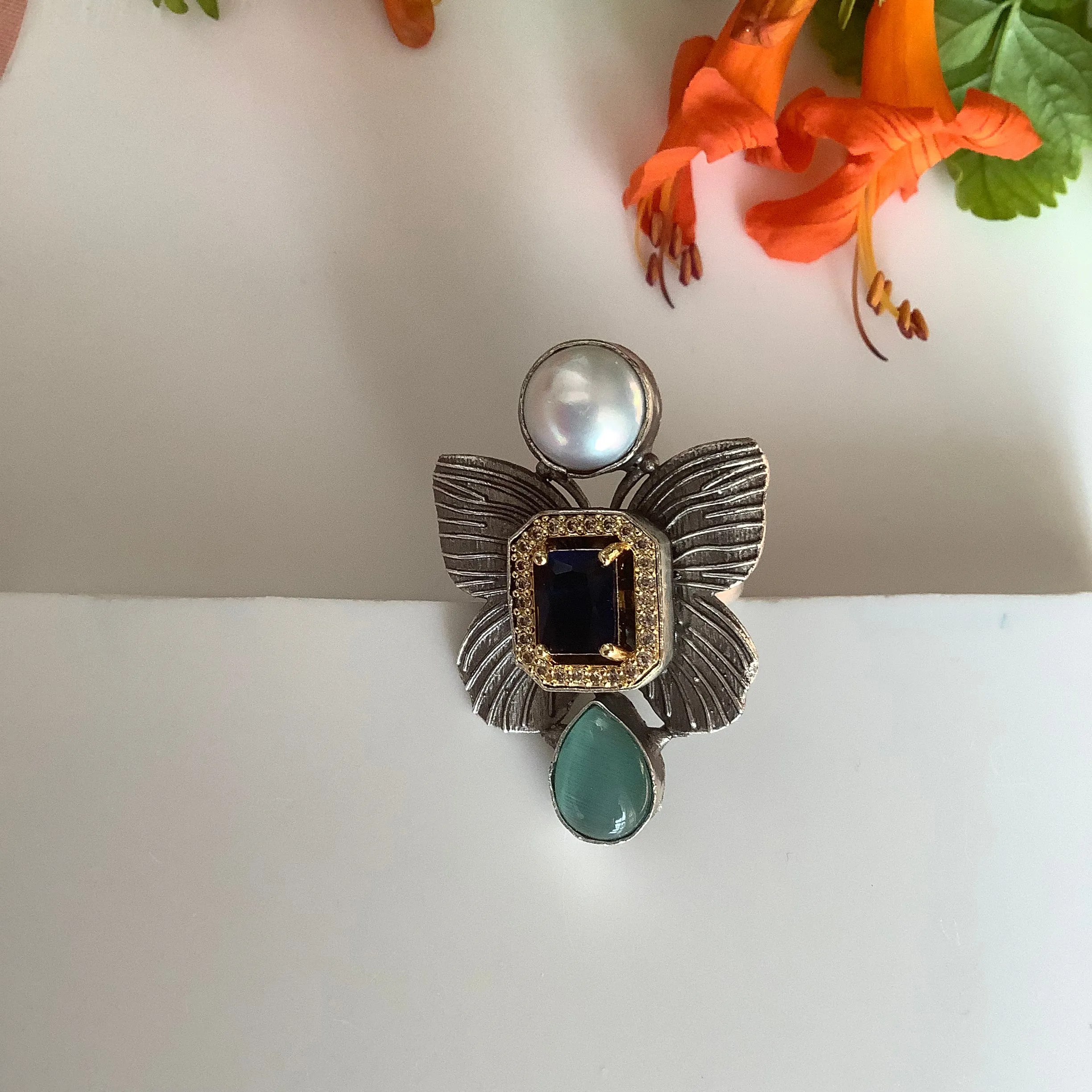 Salvanity German Silver Pearl Butterfly adjustable Finger Ring (Monalisa Green & Blue Sapphire)