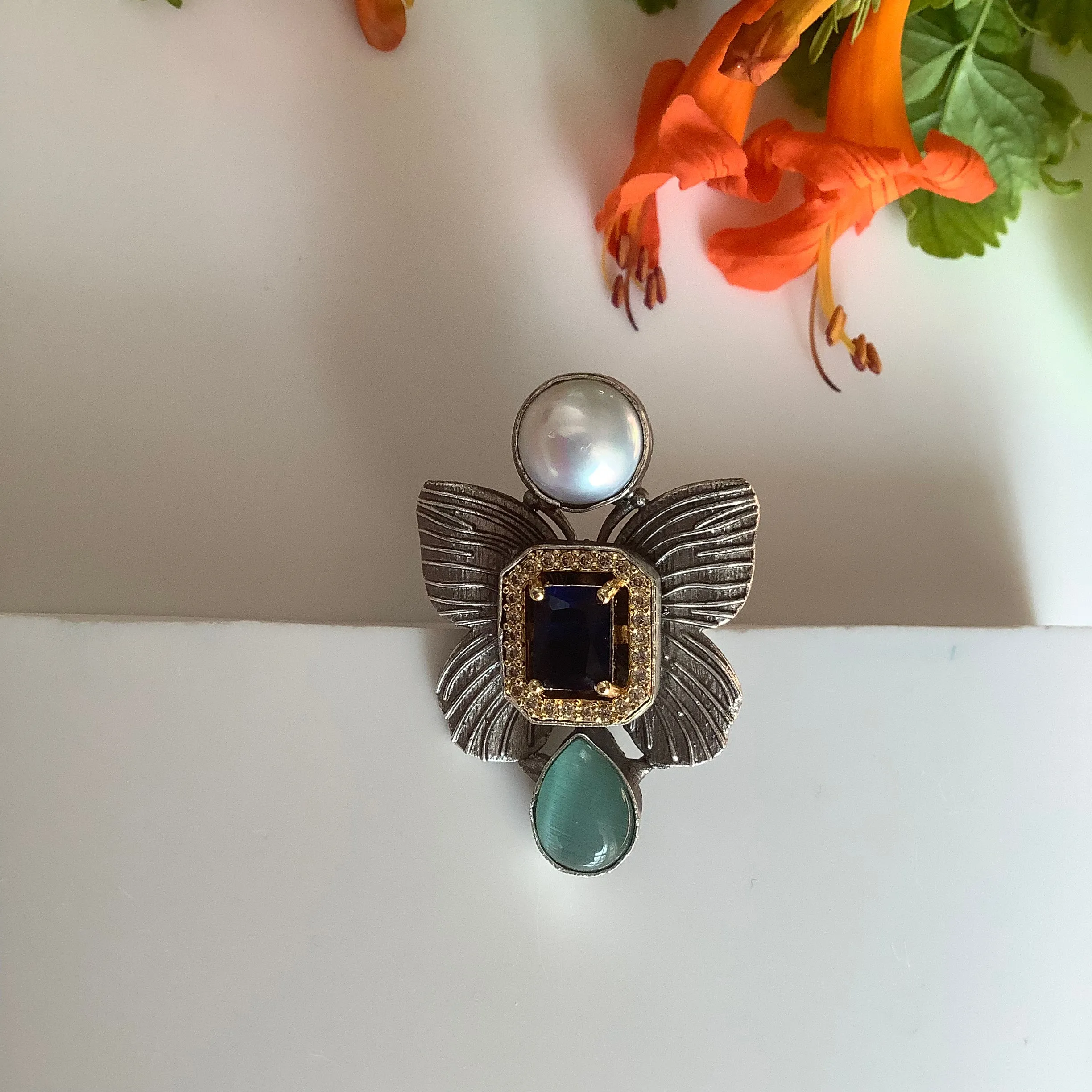 Salvanity German Silver Pearl Butterfly adjustable Finger Ring (Monalisa Green & Blue Sapphire)